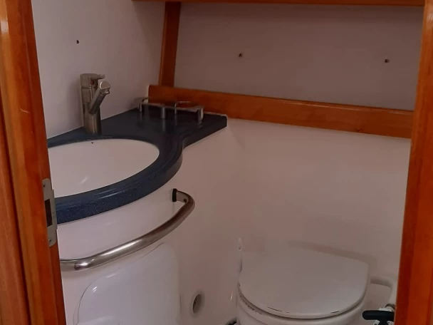 Wynajem łodzi Trogir tanio Bavaria 42 Cruiser