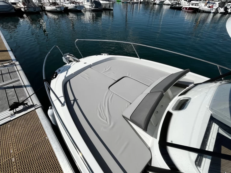 Jeanneau Cap Camarat 7.5 WA Serie 2 między profesjonalistami a osobami prywatnymi w La Forêt-Fouesnant