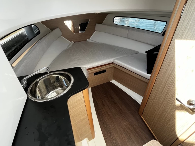 Wynajem w La Forêt-Fouesnant- Jeanneau Cap Camarat 7.5 WA Serie 2 na SamBoat