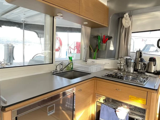 Wynajmij Katamaran z lub bez skippera Excess w Fethiye