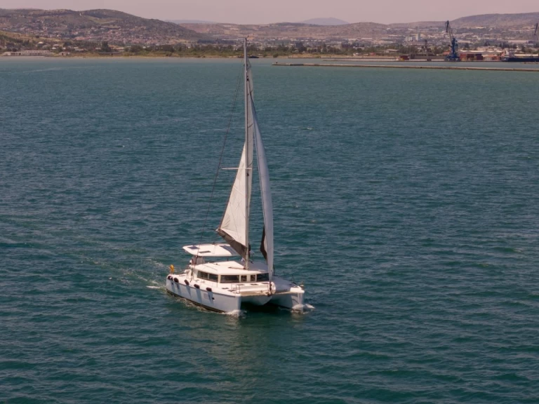 Wynajem Katamaran Lagoon z patentem 