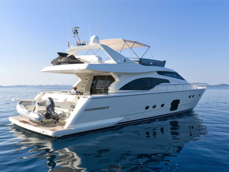 Ferretti Ferretti Yachts 681 między profesjonalistami a osobami prywatnymi w Split