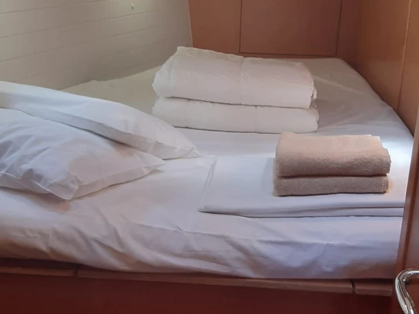 Wynajem łodzi Trogir tanio Cruiser 45