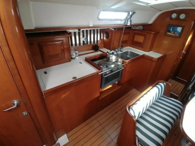 Bénéteau Oceanis 411 Clipper między profesjonalistami a osobami prywatnymi w Lefkáda