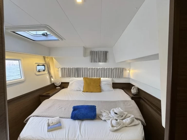 Lagoon Lagoon 42 między profesjonalistami a osobami prywatnymi w Palioúri