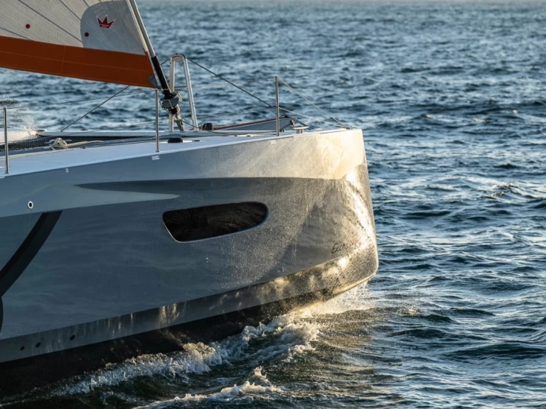 Excess Excess 14 między profesjonalistami a osobami prywatnymi w Port Grimaud