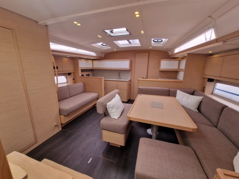 Wynajem Żaglowiec Dufour z patentem 