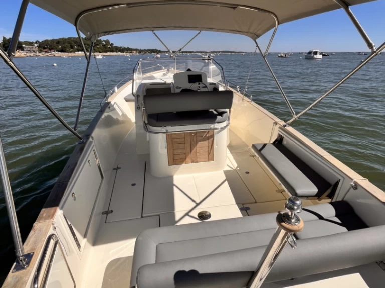 Wynajem Motorówka Rhea z patentem 