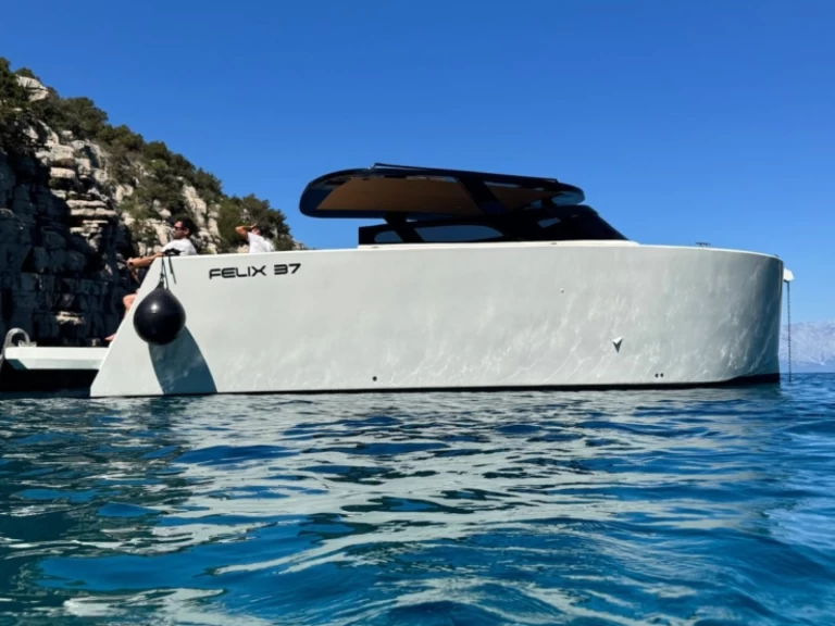 Wynajem łodzi Felix 37 Felix 37 w Makarska na SamBoat 