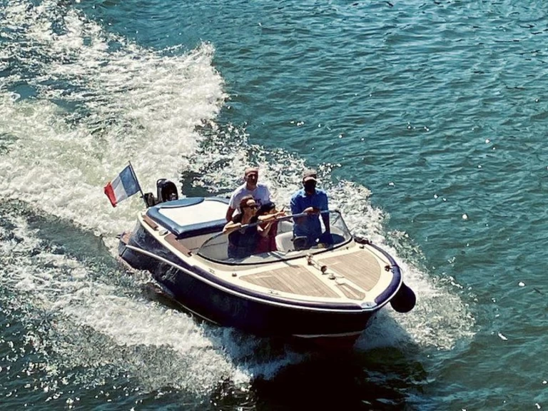 Wynajmij Quicksilver Classic 20 w Saint-Cloud