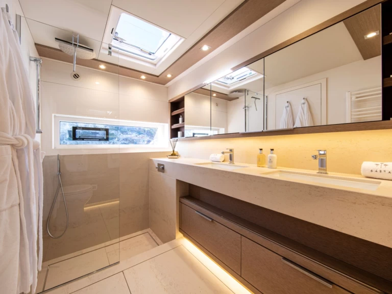 Lagoon Lagoon Seventy 8 między profesjonalistami a osobami prywatnymi w Palma de Mallorca