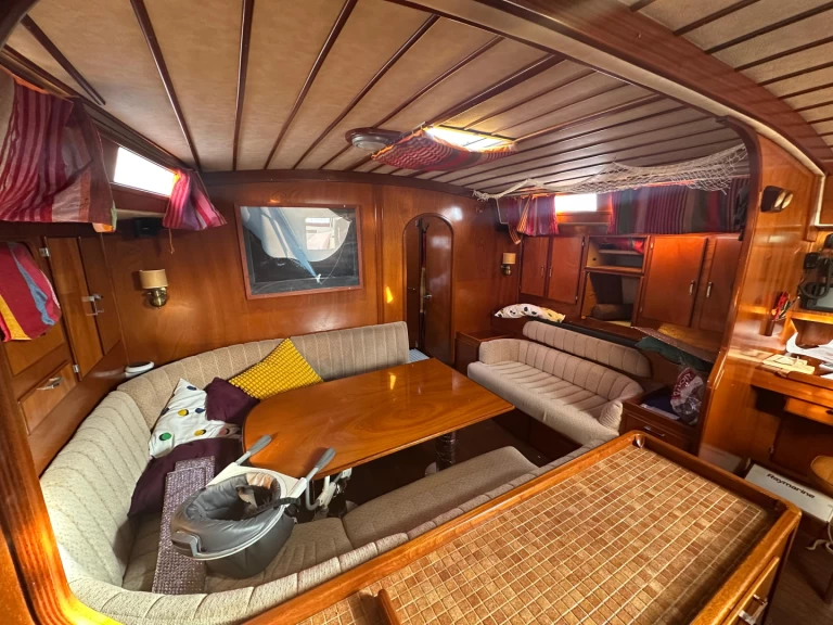 Amel Super Maramu między profesjonalistami a osobami prywatnymi w Deauville