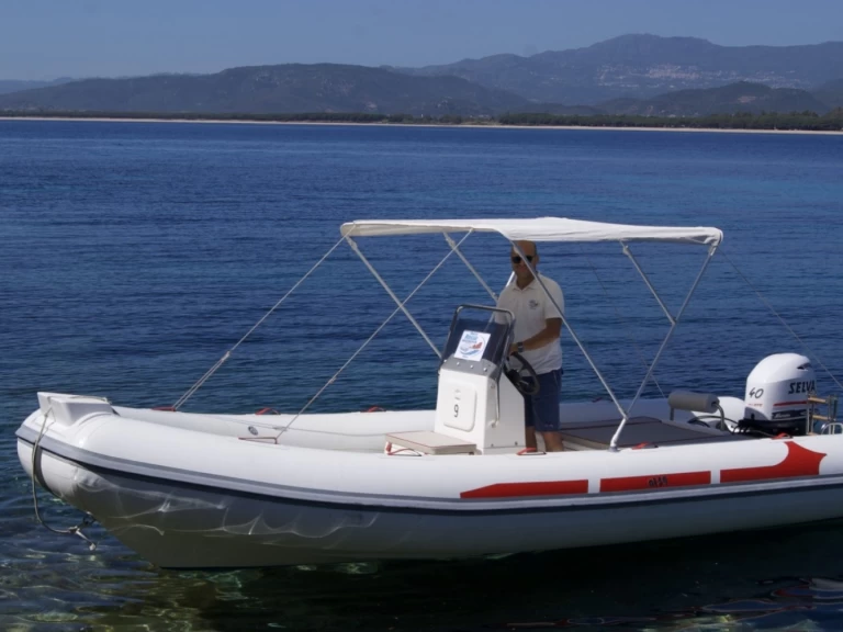 Wynajem Łódż półsztywna w Arbatax - AT Marine AT 590