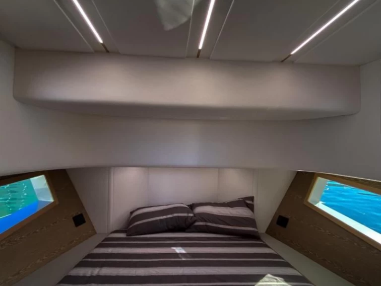 Wynajem łodzi Capri tanio 38