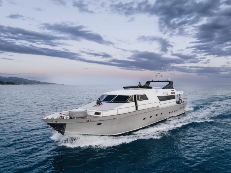 Wynajmij Canados Canados 90' w Monaco-Ville