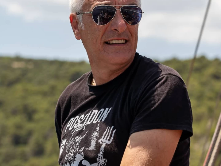 Wynajem Motorówka Wooden boat z patentem 