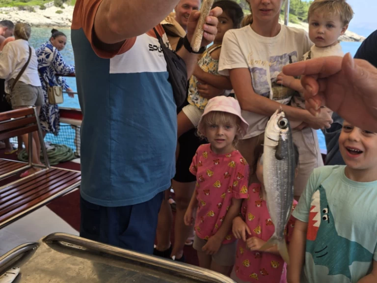 Wooden boat Classic między profesjonalistami a osobami prywatnymi w Omis