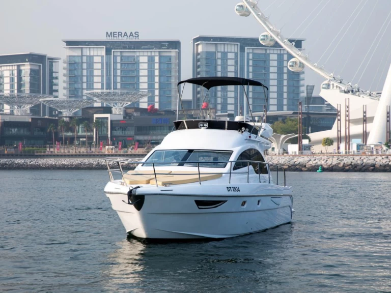 Wynajem łodzi Hatteras 1 w Dubai Marina na SamBoat 