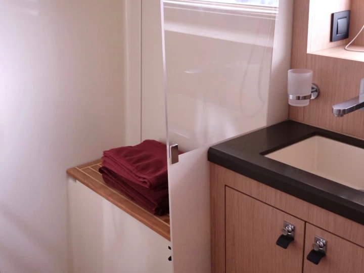 Wynajmij Bénéteau Oceanis Yacht 62 w Castiglioncello