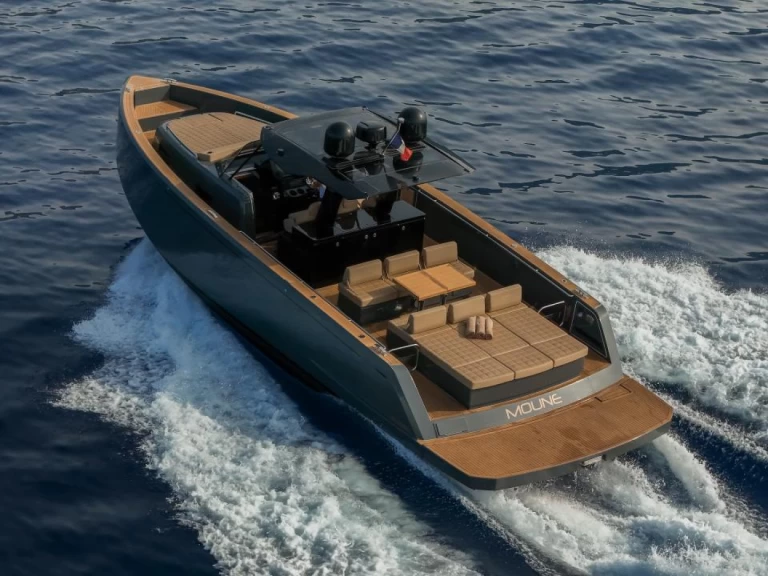Pardo Yachts Pardo 43 między profesjonalistami a osobami prywatnymi w Beaulieu-sur-Mer