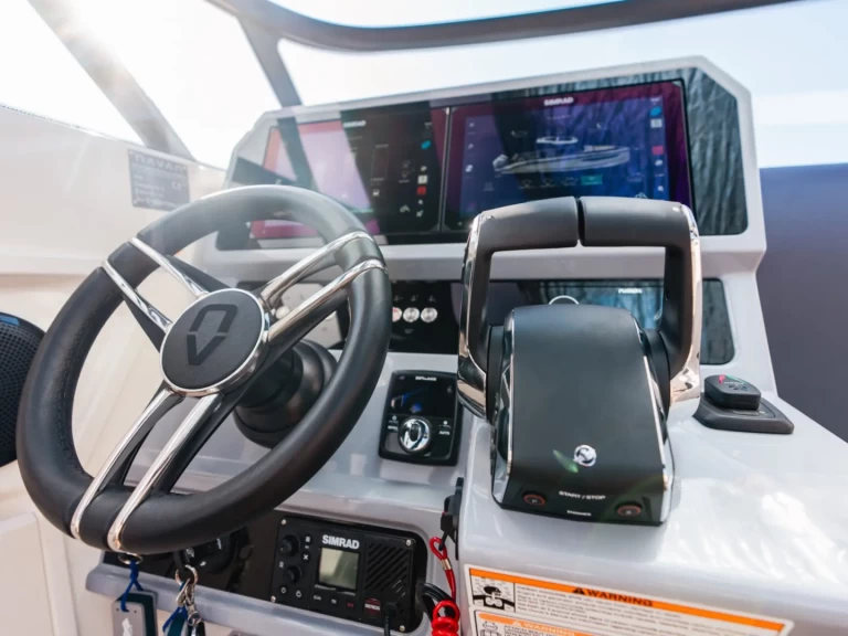 Wynajem Motorówka w Roses - Navan S30