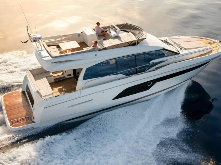Wynajmij Motorówka z lub bez skippera Prestige Yachts w Beaulieu-sur-Mer