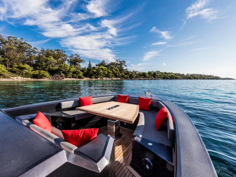 Motorówka do wynajmu w Monako w najlepszej cenie