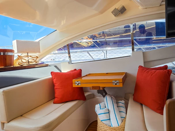 Wynajem Motorówka PHANTOM z patentem 