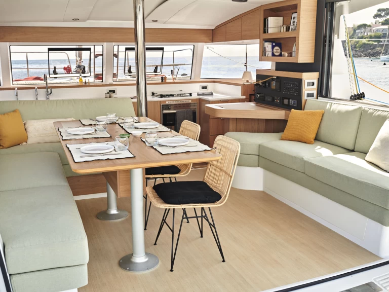 Wynajem Katamaran Bali z patentem 