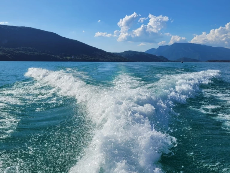 Wynajem łodzi Aix-les-Bains tanio Horizon 210