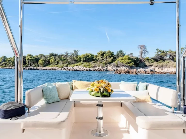 Wynajem łodzi Nassau tanio Aquila 44