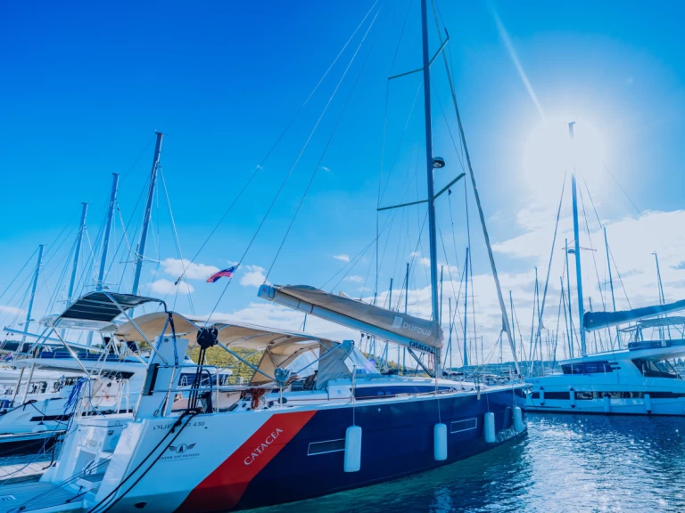 Wynajem Żaglowiec Dufour z patentem 