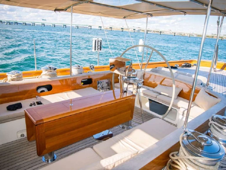 Holland  AURELIUS  między profesjonalistami a osobami prywatnymi w Antigua Island