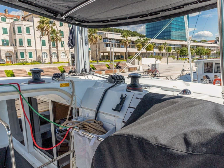 Wynajmij Lagoon Lagoon 40 w Komolac