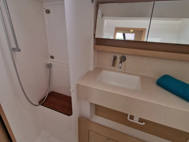 Dufour Dufour 470 między profesjonalistami a osobami prywatnymi w Port-Camargue