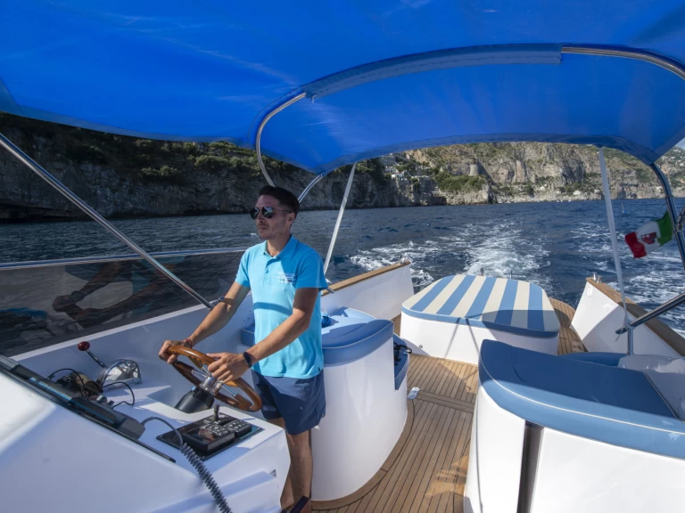 Wynajem łodzi Positano tanio 34 FT