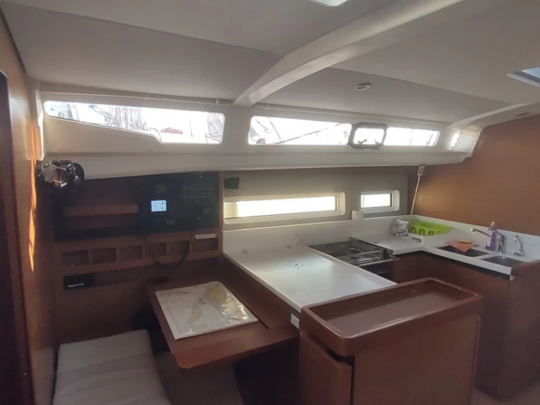 Wynajem Żaglowiec w Split - Jeanneau Sun Odyssey 440