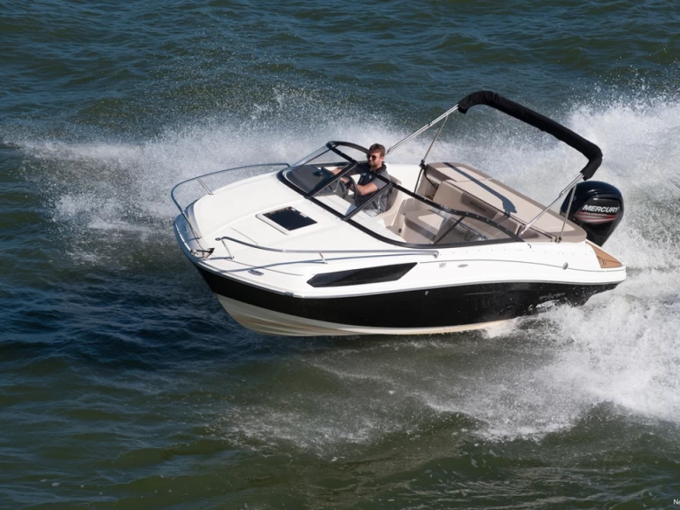 Wynajmij Motorówka z lub bez skippera Bayliner w Marsylia