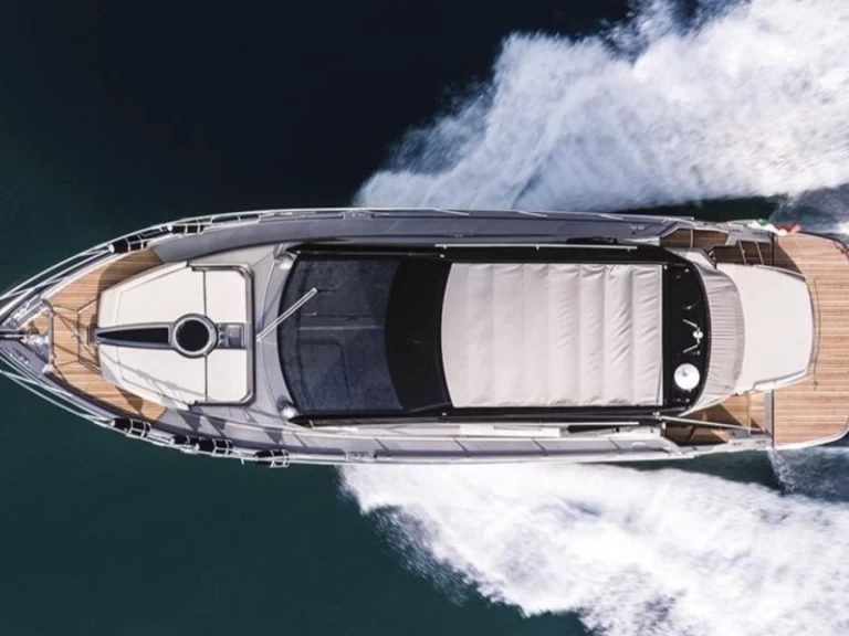 Wynajmij Cranchi Cranchi M44 HT w Beaulieu-sur-Mer