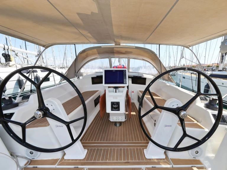 Hanse Hanse 388 między profesjonalistami a osobami prywatnymi w Biograd na Moru