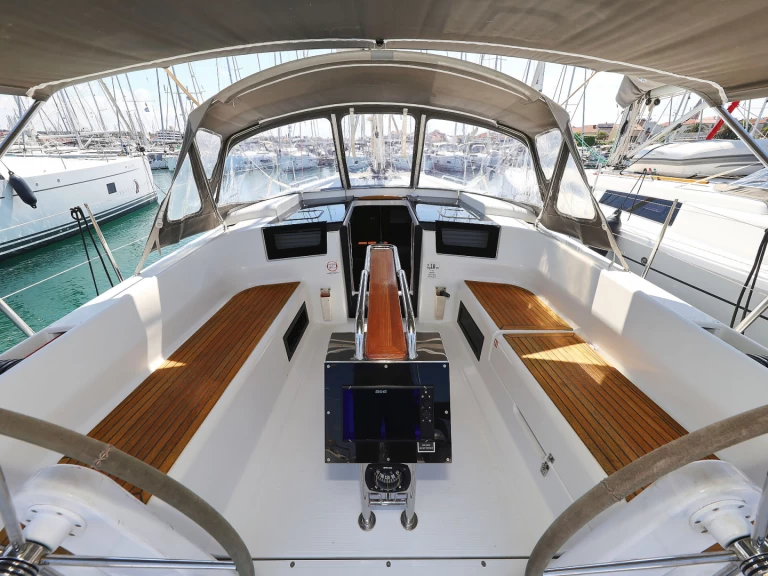 Wynajem Żaglowiec Hanse z patentem 