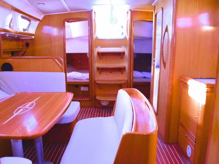 Bavaria Cruiser 46 między profesjonalistami a osobami prywatnymi w La Spezia