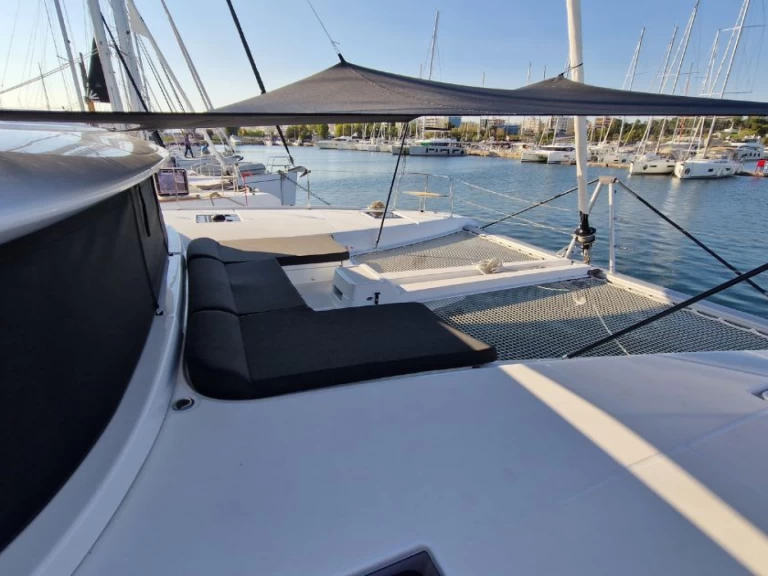 Lagoon Lagoon 46 między profesjonalistami a osobami prywatnymi w Kos