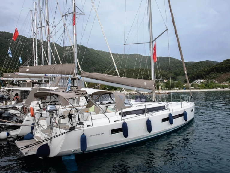 Wynajem w Neo Klima- Jeanneau Sun Odyssey 490 na SamBoat