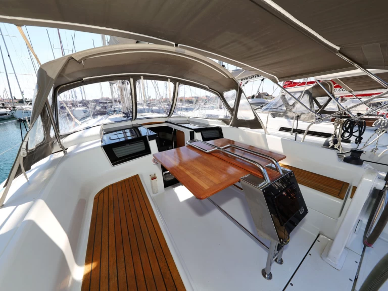 Wynajmij Żaglowiec z lub bez skippera Hanse w Biograd na Moru