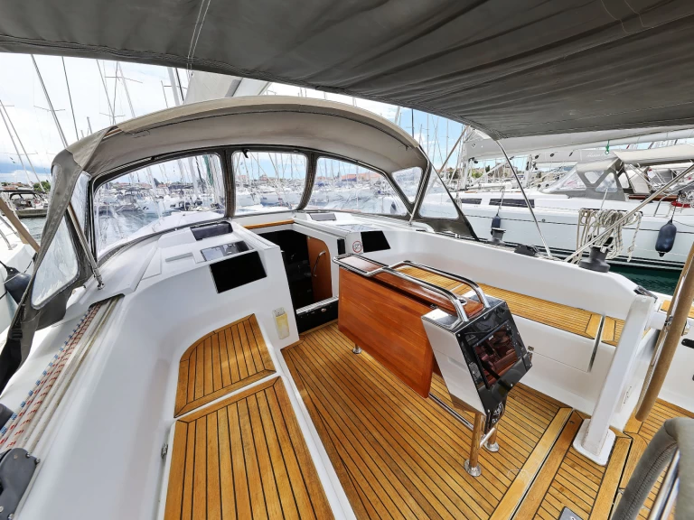 Wynajmij Żaglowiec z lub bez skippera Hanse w Biograd na Moru