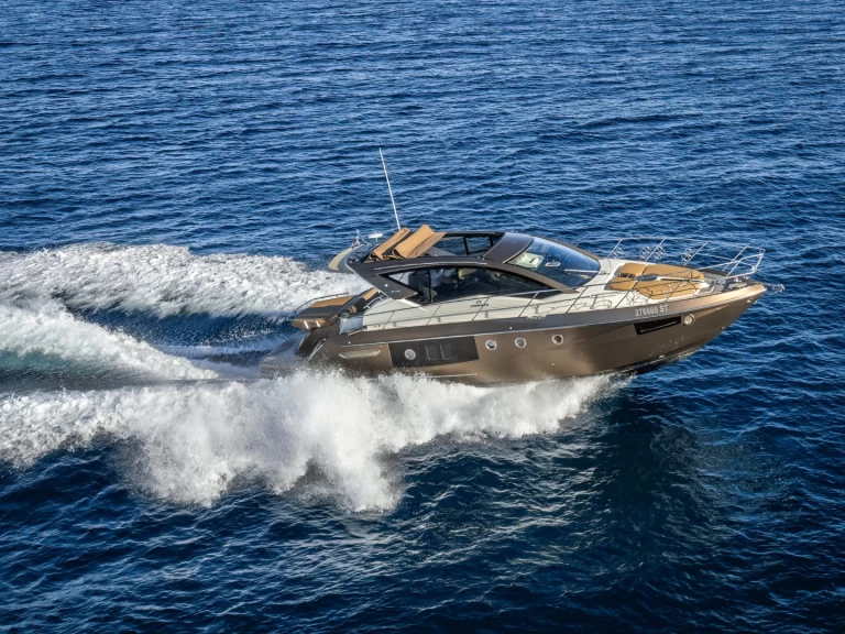 Luksusowy jacht do wynajmu w Split w najlepszej cenie