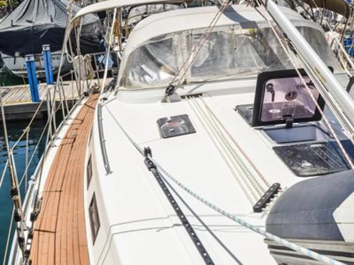 Wynajem Żaglowiec Bavaria z patentem 