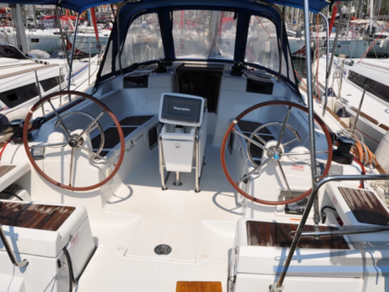Wynajem łodzi Fethiye tanio Sun Odyssey 409