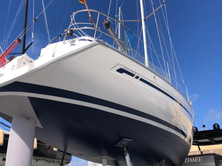 Wynajem Żaglowiec Bavaria z patentem 